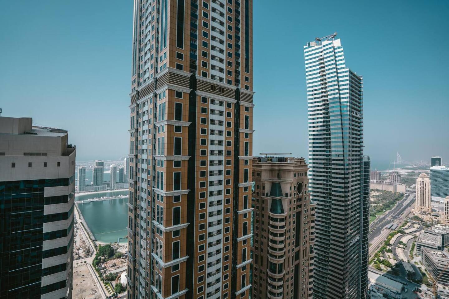 Wake Up To Sea Views In A Blue Lush Home On 51St Dubai Exterior photo