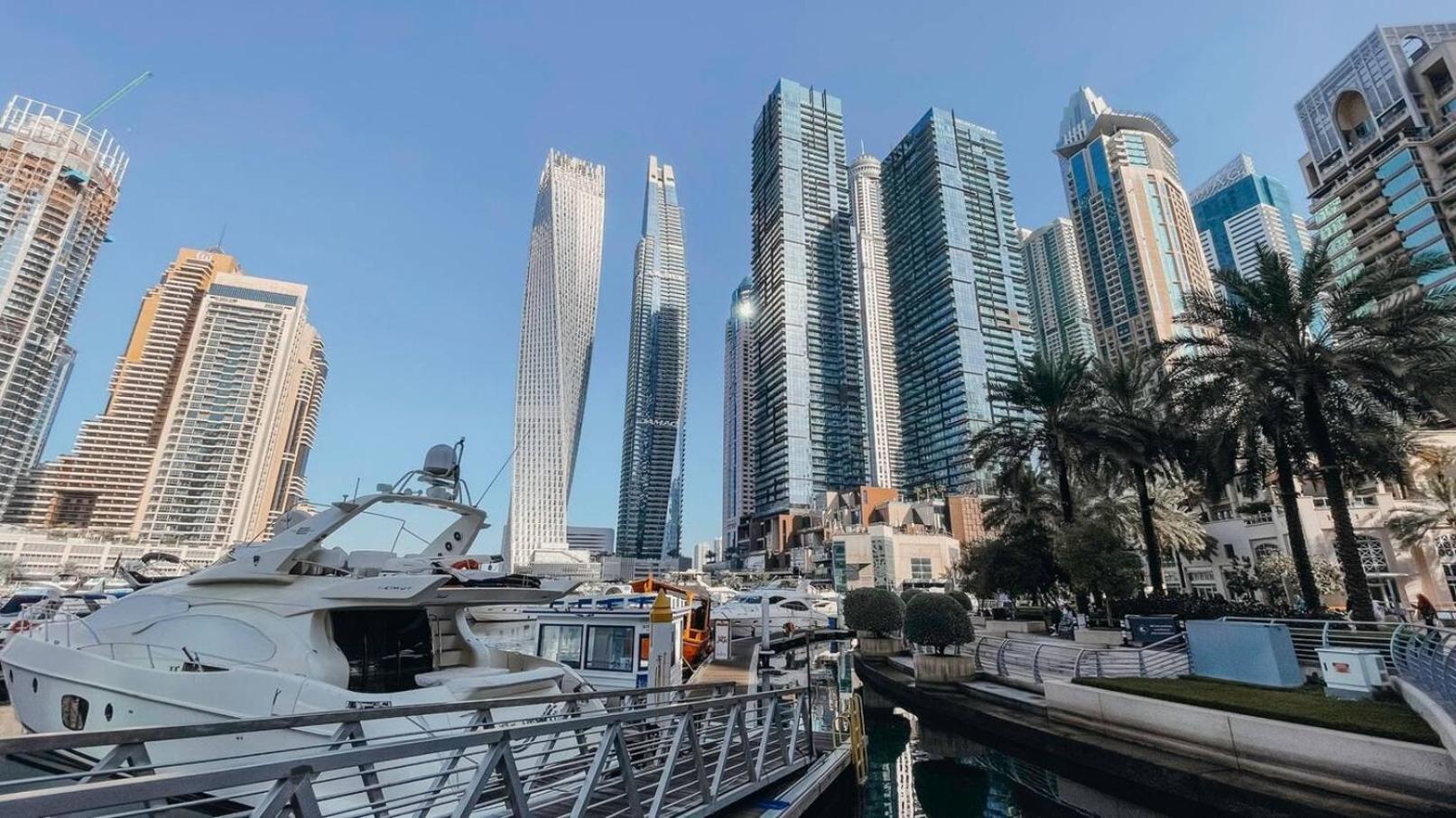Wake Up To Sea Views In A Blue Lush Home On 51St Dubai Exterior photo