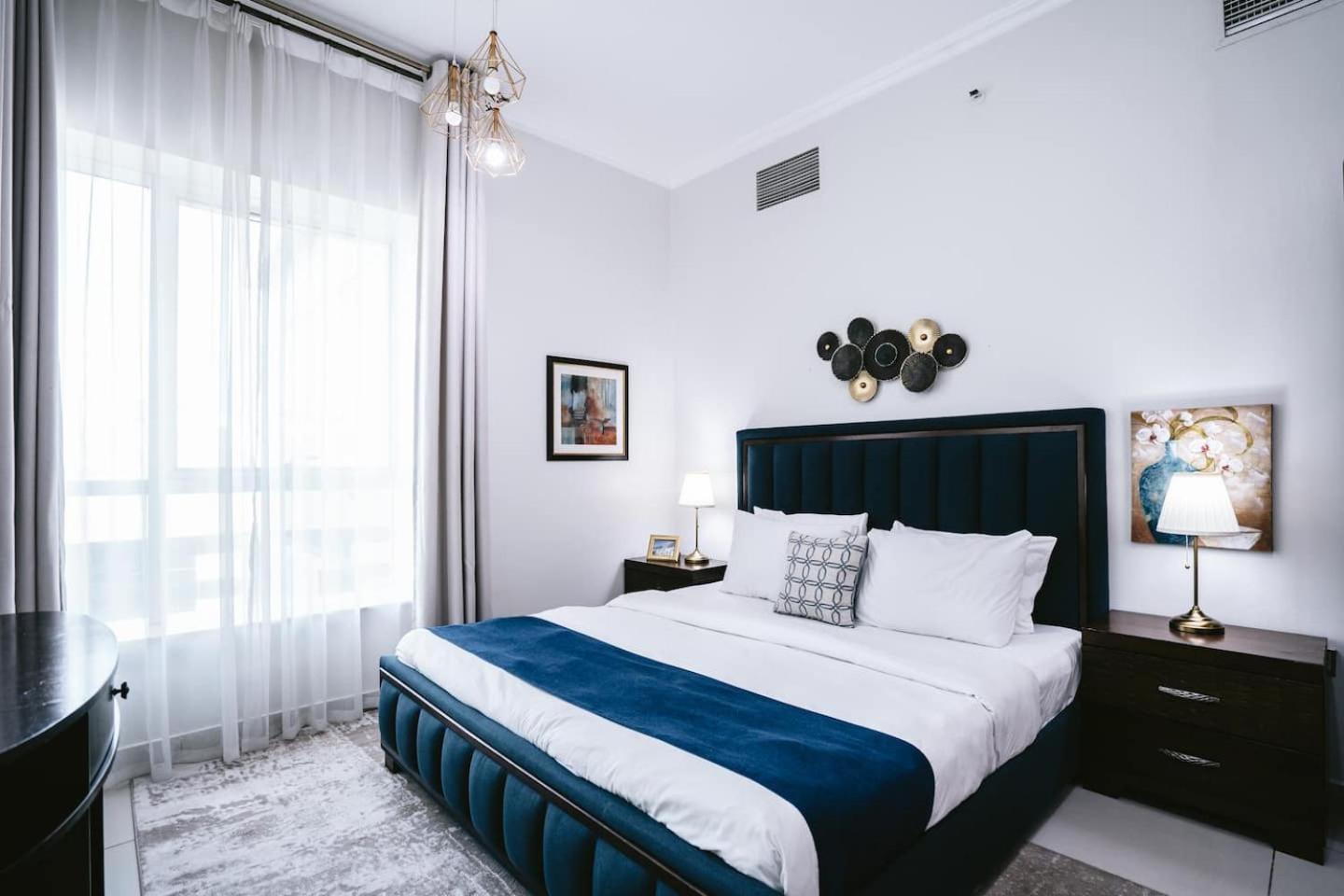 Wake Up To Sea Views In A Blue Lush Home On 51St Dubai Exterior photo