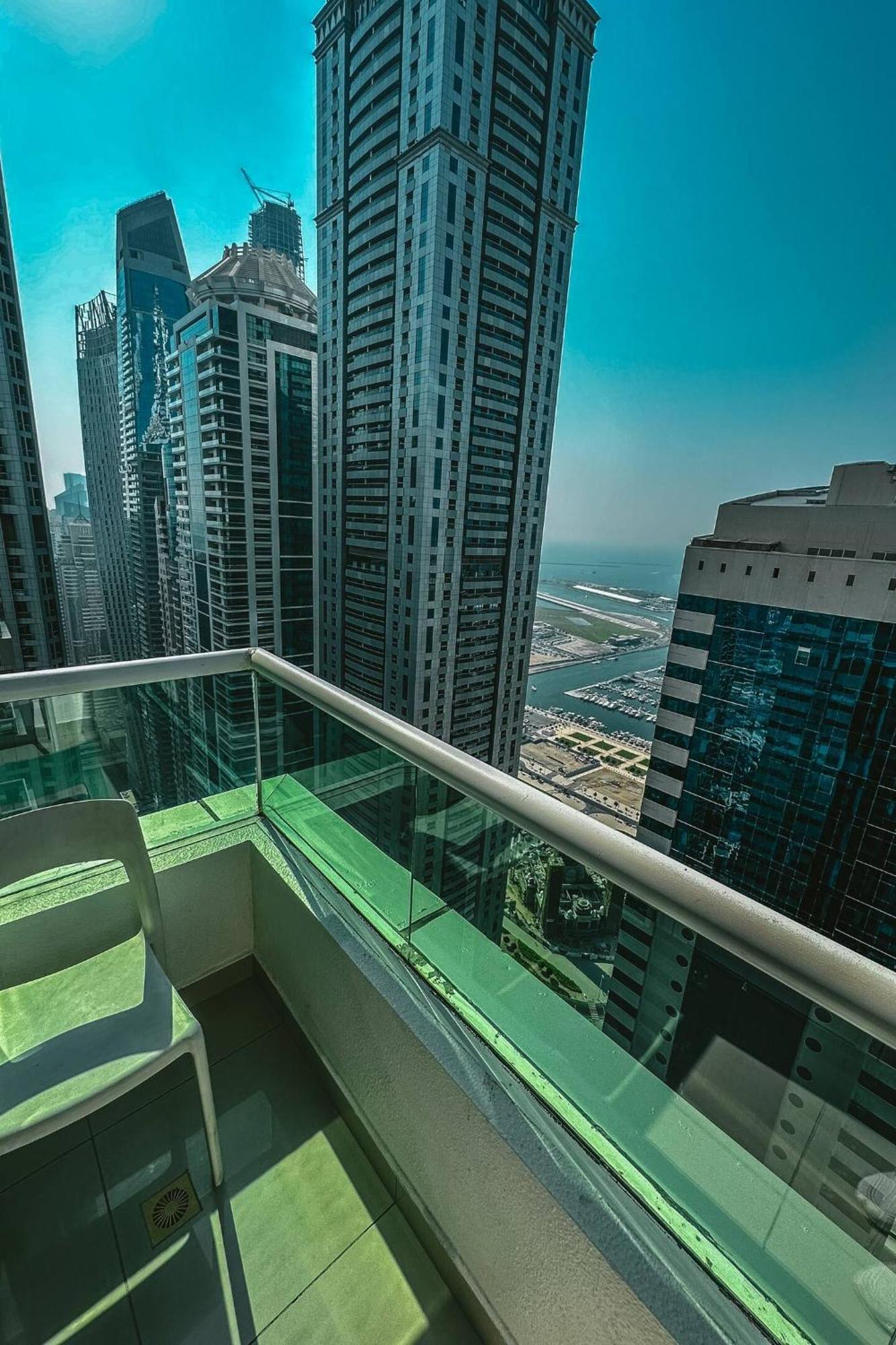 Wake Up To Sea Views In A Blue Lush Home On 51St Dubai Exterior photo